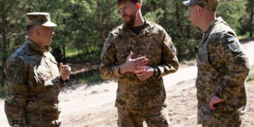 Є одним з найгарячіших: Сирський відвідав Олександрівський напрямок