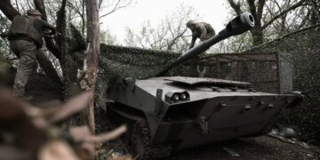 Украинские бойцы рассказали, с какой целью враг хочет выйти на подступы к Славянску
