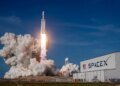 SpaceX знижує ціну акції перед історичним IPO – Bloomberg