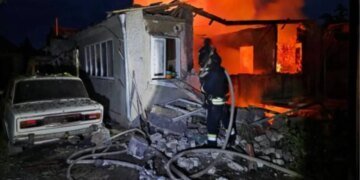 Ранкова атака на Запоріжжя: зруйновано будинок у Вільнянську, поранено четверо людей, серед них діти