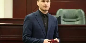 Генпрокурор Кравченко передав до МКС матеріали про депортацію та незаконне утримання росіянами українських в’язнів