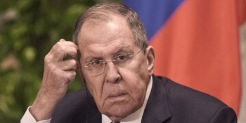 лавров цинічно заявив про нібито "обережні дії" рф і "небажання шкодити" Україні – ЦПД роз'яснило суть