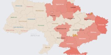 Київ під російською атакою дронами – КМВА