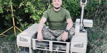 Жизнь вопреки всему: украинский наземный дрон вытащил раненого бойца из адской «килзоны». ВИДЕО