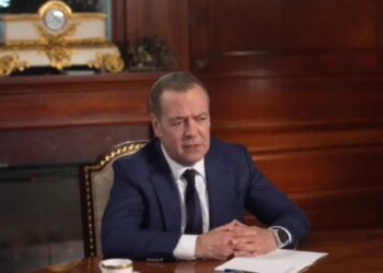 Пепел вместо столицы: Медведев бредит уничтожением Киева