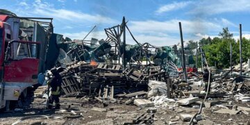Уже 23 постраждалих від ракетного удару рф по підприємству в Дергачах