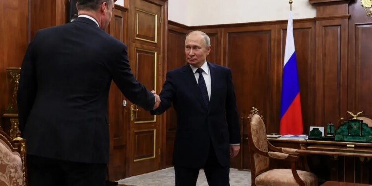 Из Владимира Владимировича в Пал Лаичи: вице-премьер РФ Патрушев зажевал имя Путина. ВИДЕО