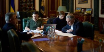 Зеленський і фон дер Ляєн обговорили зміцнення українського антибалістичного захисту та відкриття переговорних кластерів