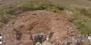 FPV-дроны преследуют врага повсюду: пограничники показали, как уничтожают военных РФ. ВИДЕО