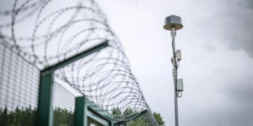 Естонія посилила кордон із рф першими стаціонарними детекторами дронів