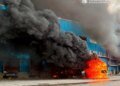 У Дніпрі після атаки росіян спалахнула пожежа на складі логістичної компанії
