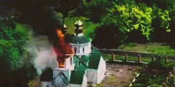Пепел вместо молитвы: россияне сожгли дотла храм Рождества Пресвятой Богородицы. ВИДЕО