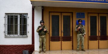 Стрельба возле ТЦК на Закарпатье: журналист выяснил подробности
