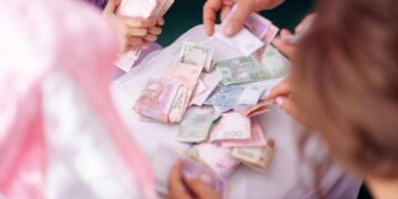 Пенсионерам могут начислить 1300 гривен надбавки: юрист назвала условие