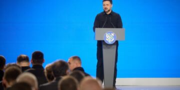 “Лукашенко предложил встретиться президентам”: Зеленский высказался о визите Тихановской