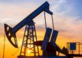 Bloomberg: ЕС хочет заморозить потолок цен на российскую нефть из-за Ирана