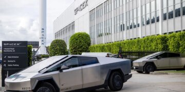 Один із провідних інвесторів SpaceX заявив про неминуче злиття компанії з Tesla