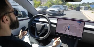 Естонія стала третьою країною в Європі, яка дозволила рух самокерованих Tesla