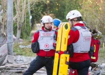 Удар по Запорожью: оккупанты повредили частный дом, есть раненые