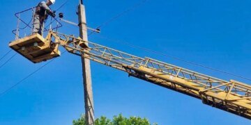 російські удари по енергетиці спричинили перебої з електропостачанням у низці регіонів – Міненерго