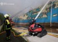 У Дніпрі з роботами загасили пожежу на 10 тисячах квадратів після атаки рф