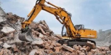 Руководительница госоргана снесла дом до войны, а после авиаудара солгала властям и получила почти 600 тысяч компенсации