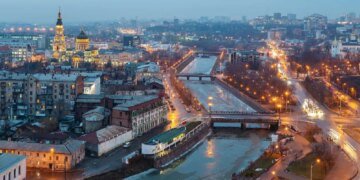 У Харкові після ракетних ударів і атак дронів постраждали шестеро людей, серед них дитина