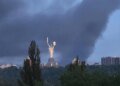 Київ затягнуло їдким димом після масованої російської атаки