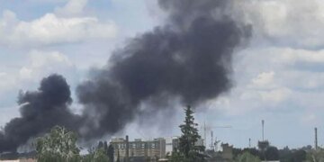 Чорні хмари диму після російських атак: чим вони загрожують людям та хто найбільше в зоні ризику