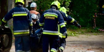 У Дніпрі завершилась рятувальна операція після нічної атаки рф, кількість жертв заросла до 16