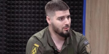 Спортивные залы против окопов: командир ВСУ обещает “дойти до каждого и выяснить, кто чем занимался”