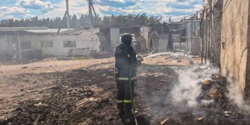 Удар рф по фермі на Харківщині забрав життя двох людей, у Харкові загинула жінка