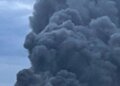 Россия нанесла удар по Днепру: пожар на складах торговой сети, есть раненые. ВИДЕО