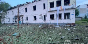 росія атакувала Чугуїв: пошкоджено школу, серед постраждалих дитина
