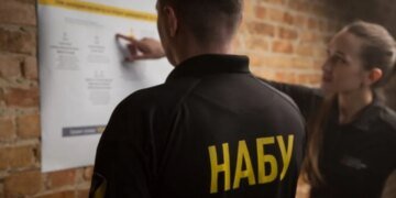 НАБУ сообщило о подозрении экс-заместителю министра – за схему с закупками во время блэкаутов