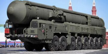Потрібно для майбутнього застосування зброї: путін пояснив, чому "Орєшніком" вдарили по "сараю" в Україні