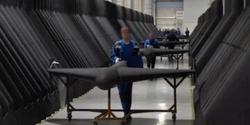 росія б’є по Україні "шахедами" та ракетами прямо з заводських цехів – "Флеш"