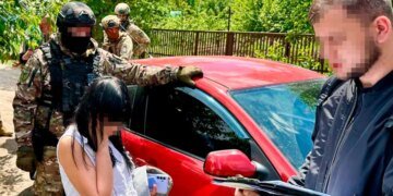 Пять случаев в трёх областях: группу из Кременчуга подозревают в вывозе военнослужащих из частей за деньги