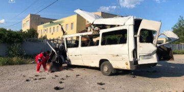 У Запоріжжі внаслідок російської атаки загинув водій мікроавтобуса