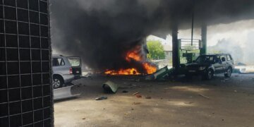 Російські удари по Нікополю та АЗС на Дніпровщині вбили жінку та поранили ще 5 людей