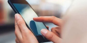рф вербує дівчат для вбивств військових – Нацполіція