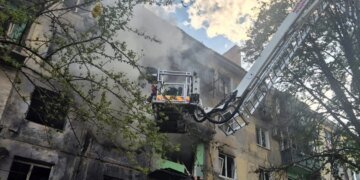 Кількість постраждалих у Павлограді через БПЛА рф зросла до п'яти – двох людей врятували