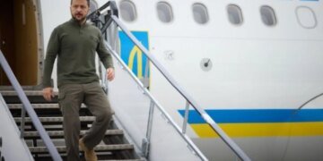 Тайны президентских перелетов: почему самолет Зеленского экстренно сменил маршрут, а потом вернулся в Краков