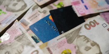 Налоговая взялась за переводы на карты: за что могут выписать штраф в 17 тысяч