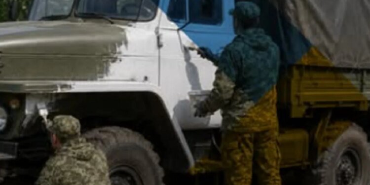 Цивільний щит: росіяни маскують військову техніку під молоковози та водовози – ЦНС