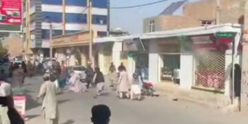 В афганский Герат стянули военную технику после протестов против новых ограничений для женщин. ВИДЕО