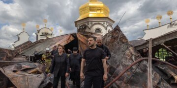Удар рф по Україні забрав життя 11 людей, пожежі у Лаврі та Мистецькому арсеналі ліквідували – Зеленський