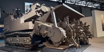 У Парижі стартувала найбільша виставка озброєння Eurosatory-2026: дивіться ексклюзивні кадри