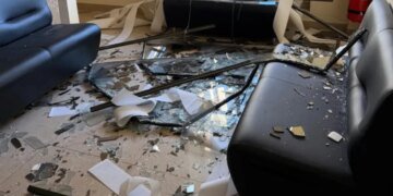Атака РФ повредила здание Высшего антикоррупционного суда в Киеве