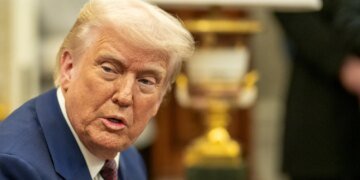 Трамп попросить американські компанії виробляти ракети в Європі – Bloomberg